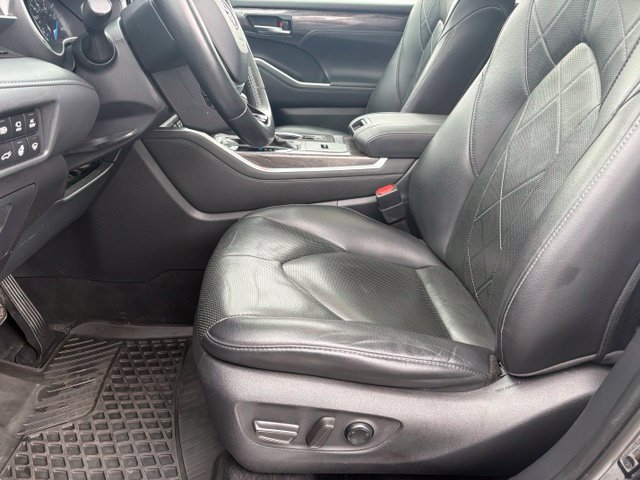 Used 2020 Toyota Highlander Platinum AWD/4WD image 9