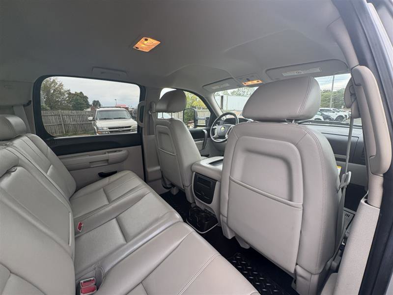 Used 2011 Chevrolet Silverado 3500 LT w/ Snow Plow Prep Package image 18