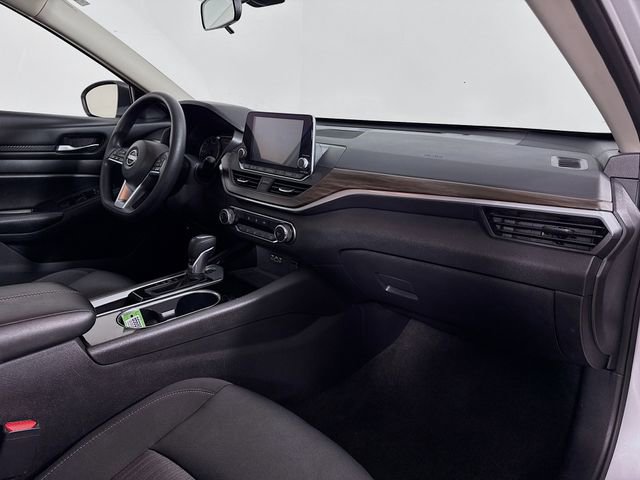 Used 2024 Nissan Altima 2.5 SV image 23