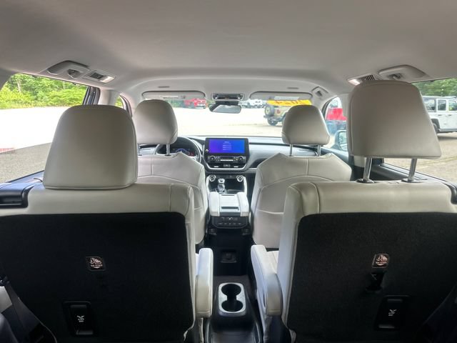 Used 2024 Toyota Grand Highlander AWD image 14