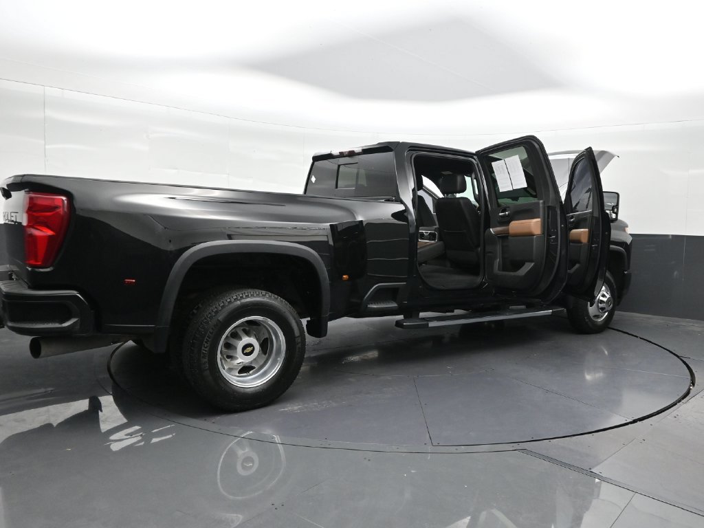 Used 2020 Chevrolet Silverado 3500 High Country AWD/4WD image 31