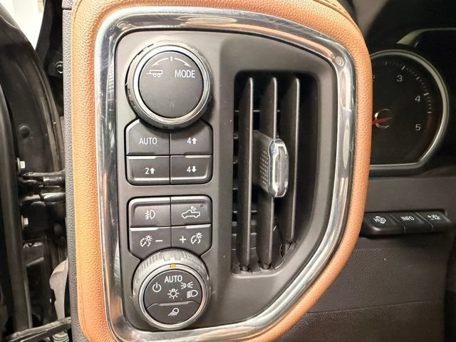 Used 2023 Chevrolet Silverado 3500 High Country AWD/4WD image 32