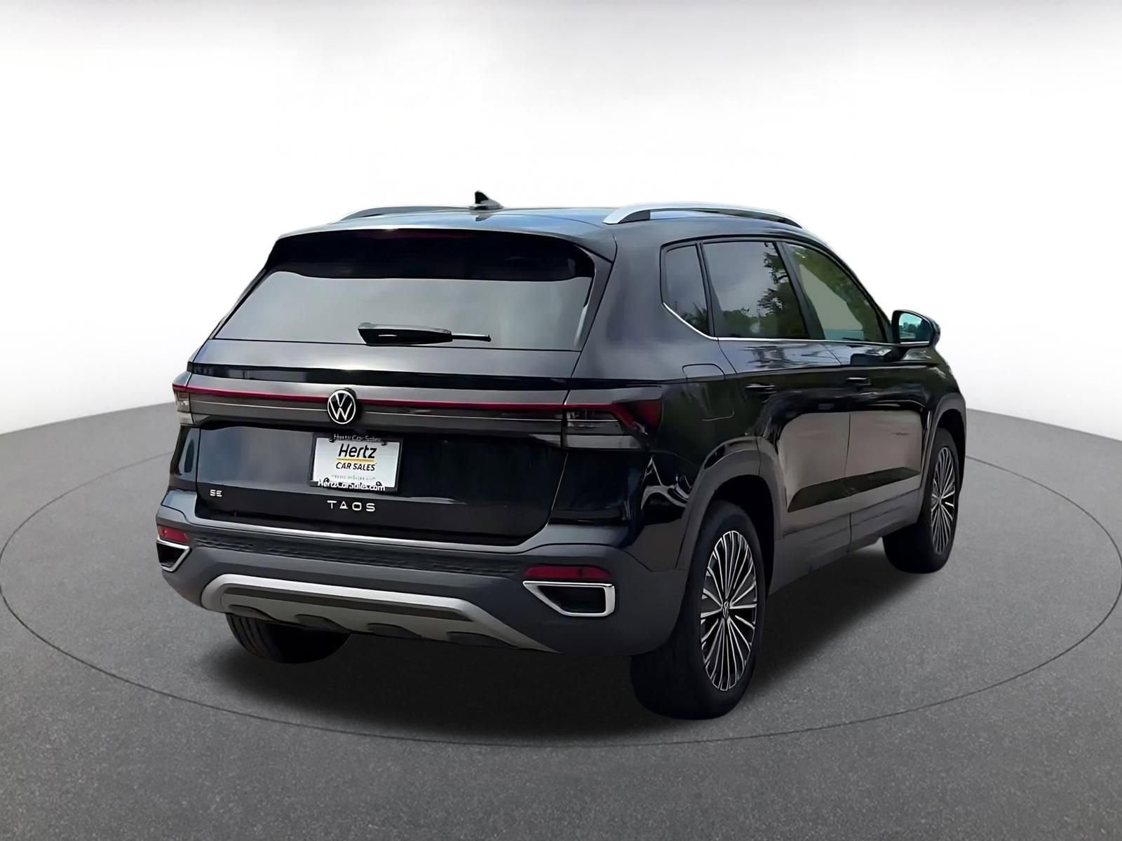 Used 2025 Volkswagen Taos SE FWD image 15