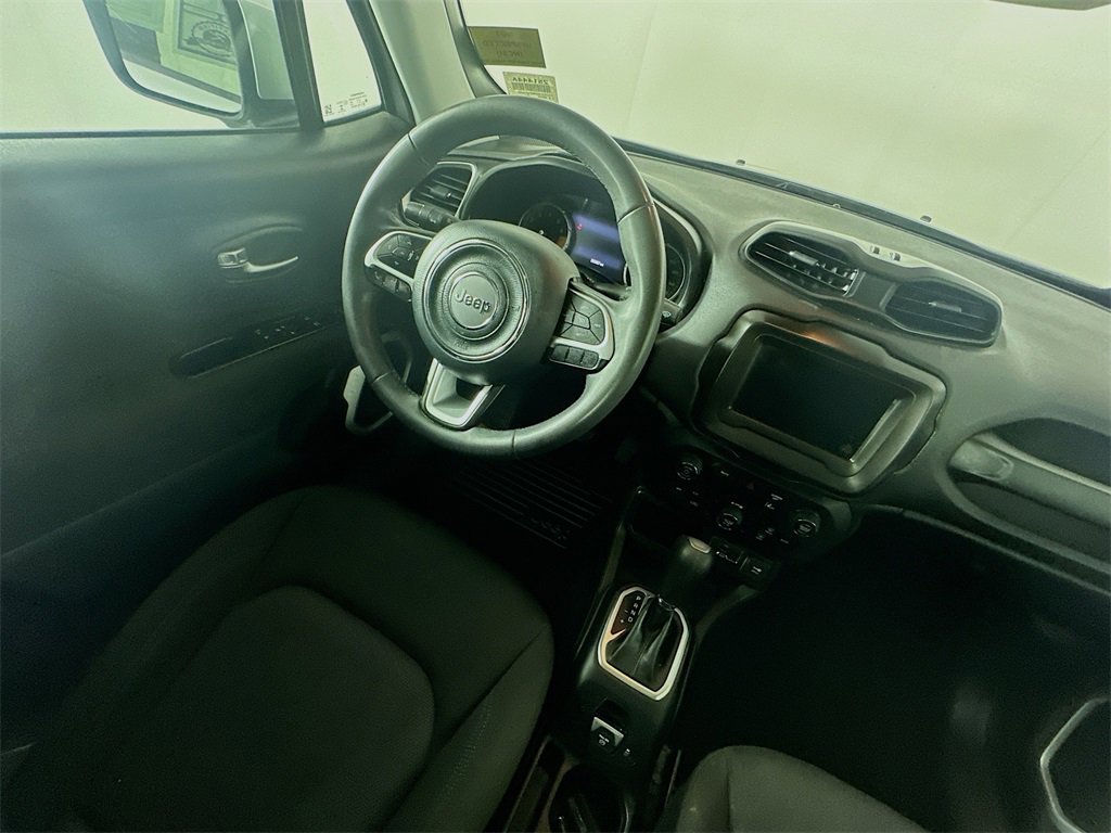 Used 2021 Jeep Renegade Latitude image 9
