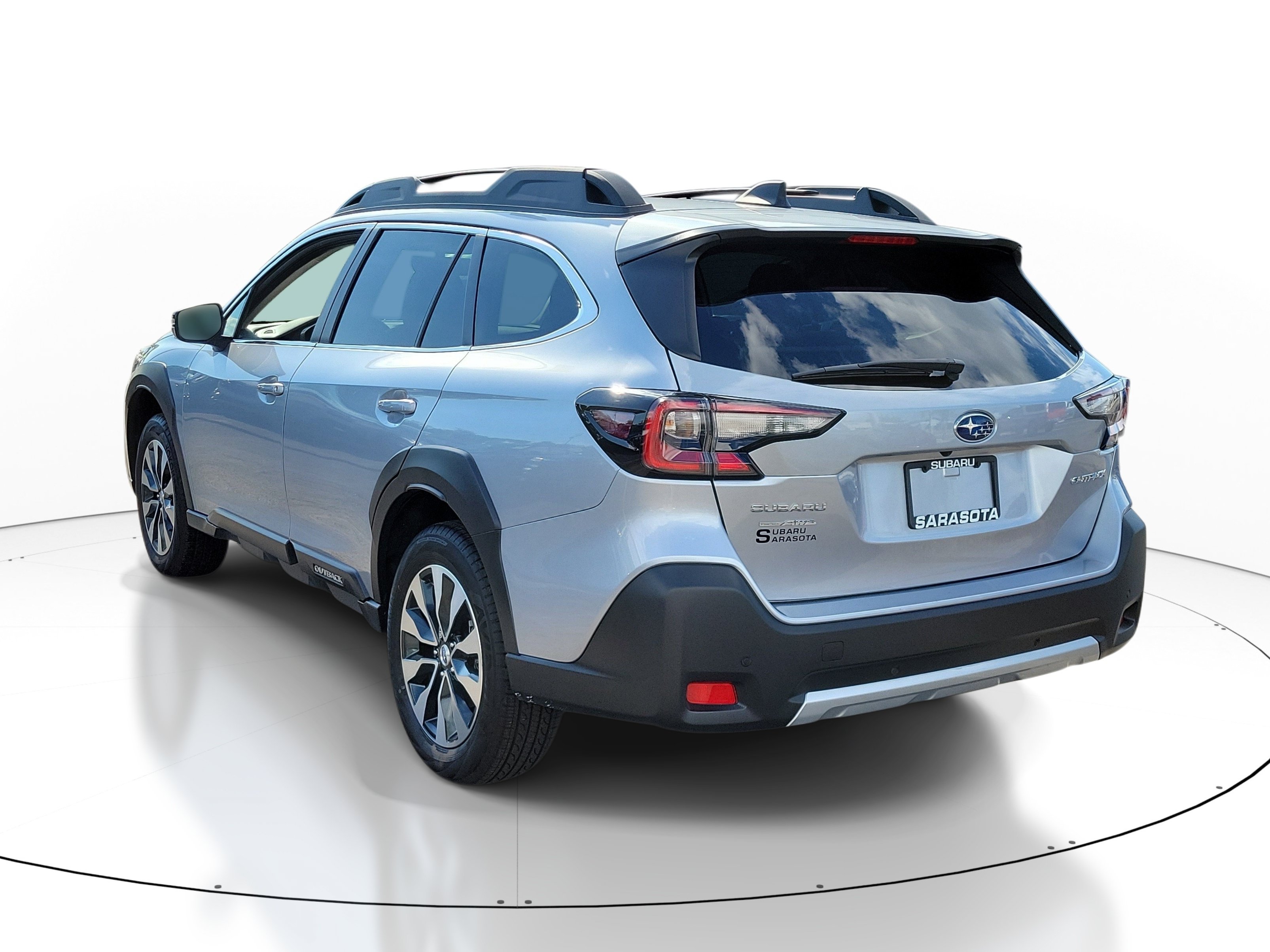Certified 2025 Subaru Outback Limited AWD/4WD image 4