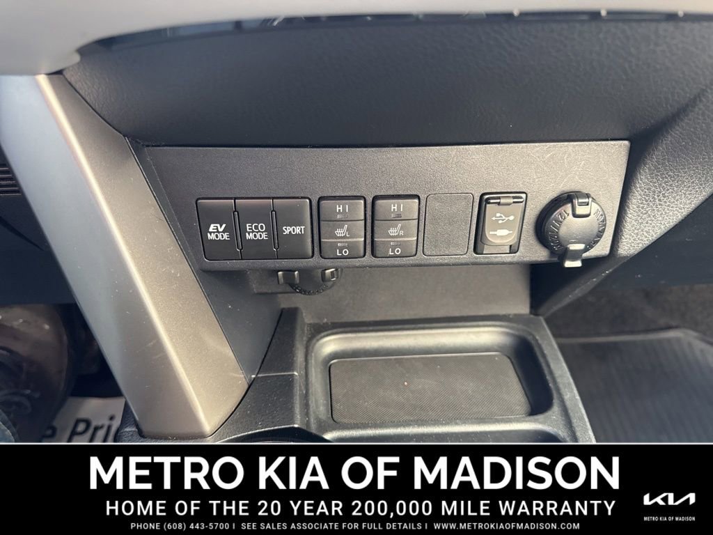 Used 2018 Toyota RAV4 Limited w/ Advanced Technology Package image 21