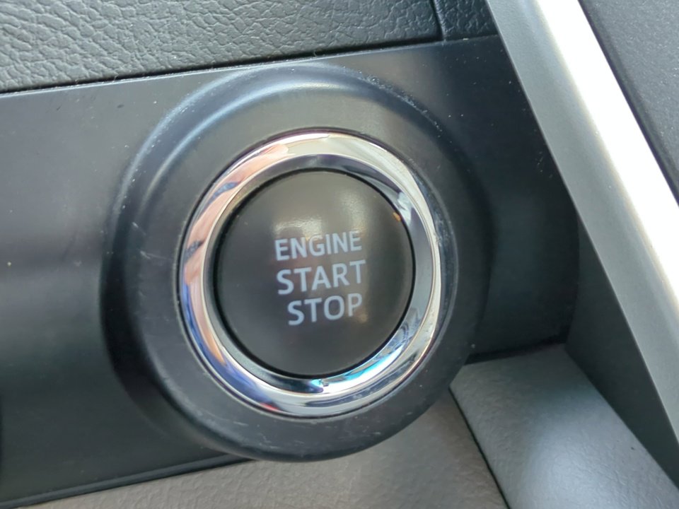 Used 2015 Toyota Camry XLE w/ Convenience Package image 29