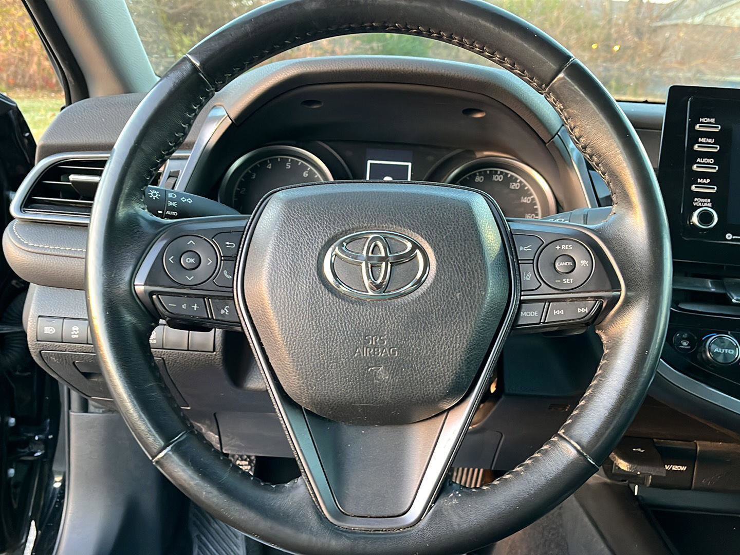 Used 2023 Toyota Camry SE image 12