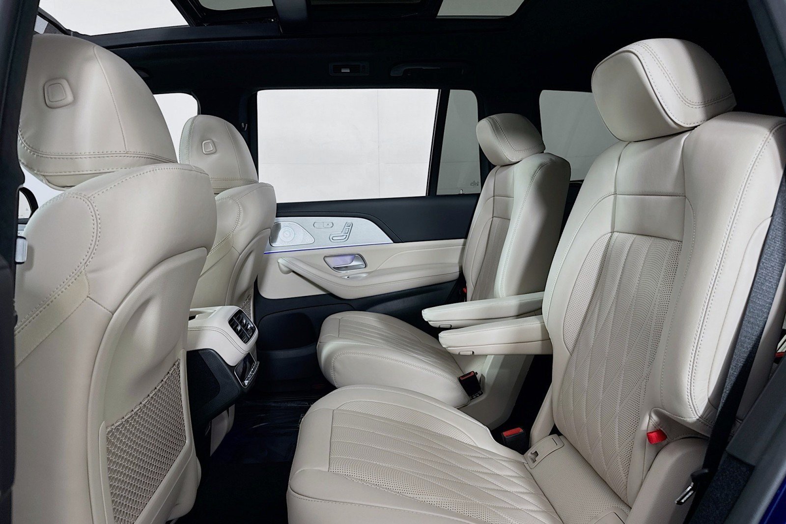 New 2026 Mercedes-Benz GLS 63 AMG 4MATIC image 7