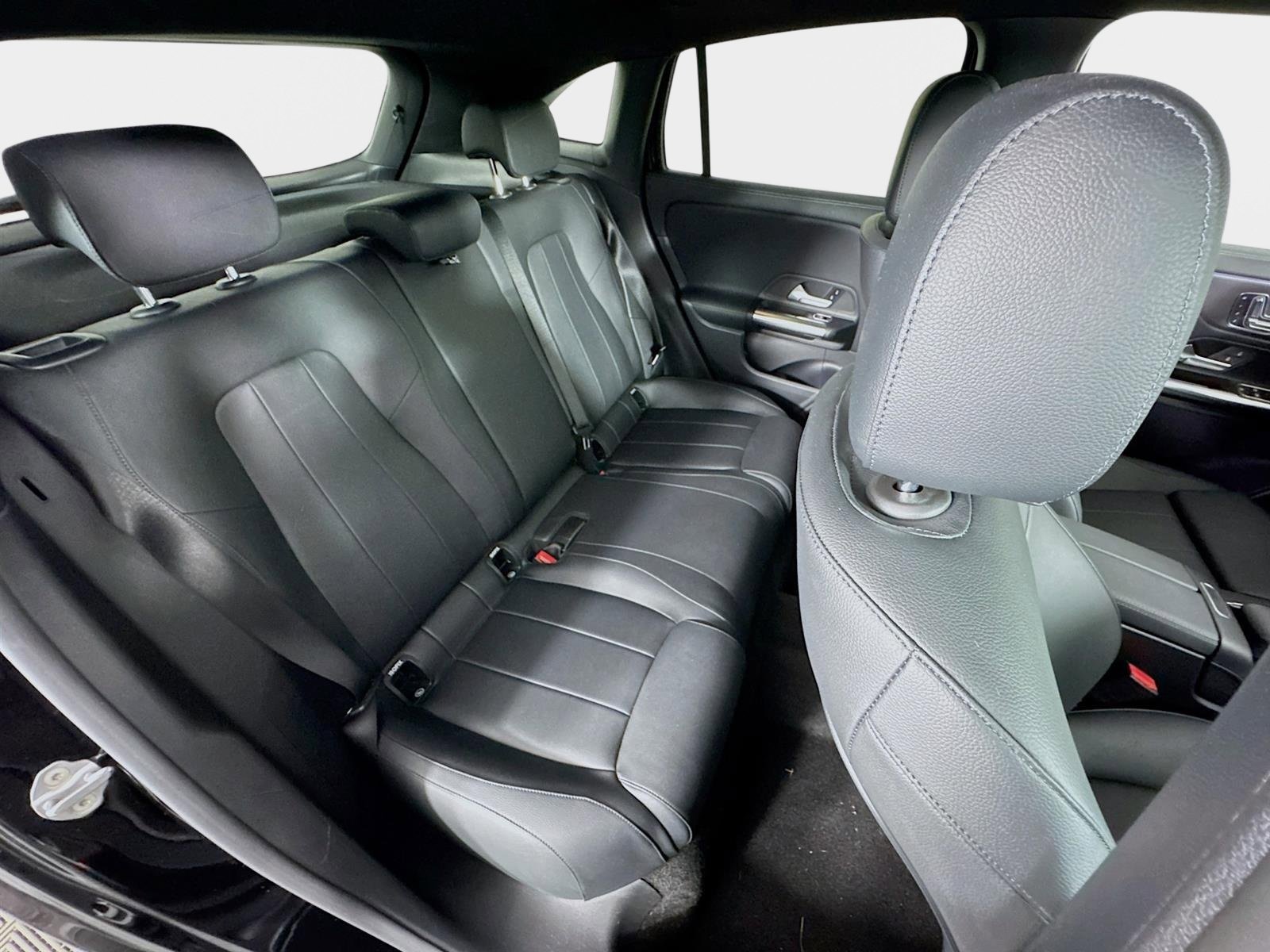 Used 2023 Mercedes-Benz GLA 250 4MATIC image 28