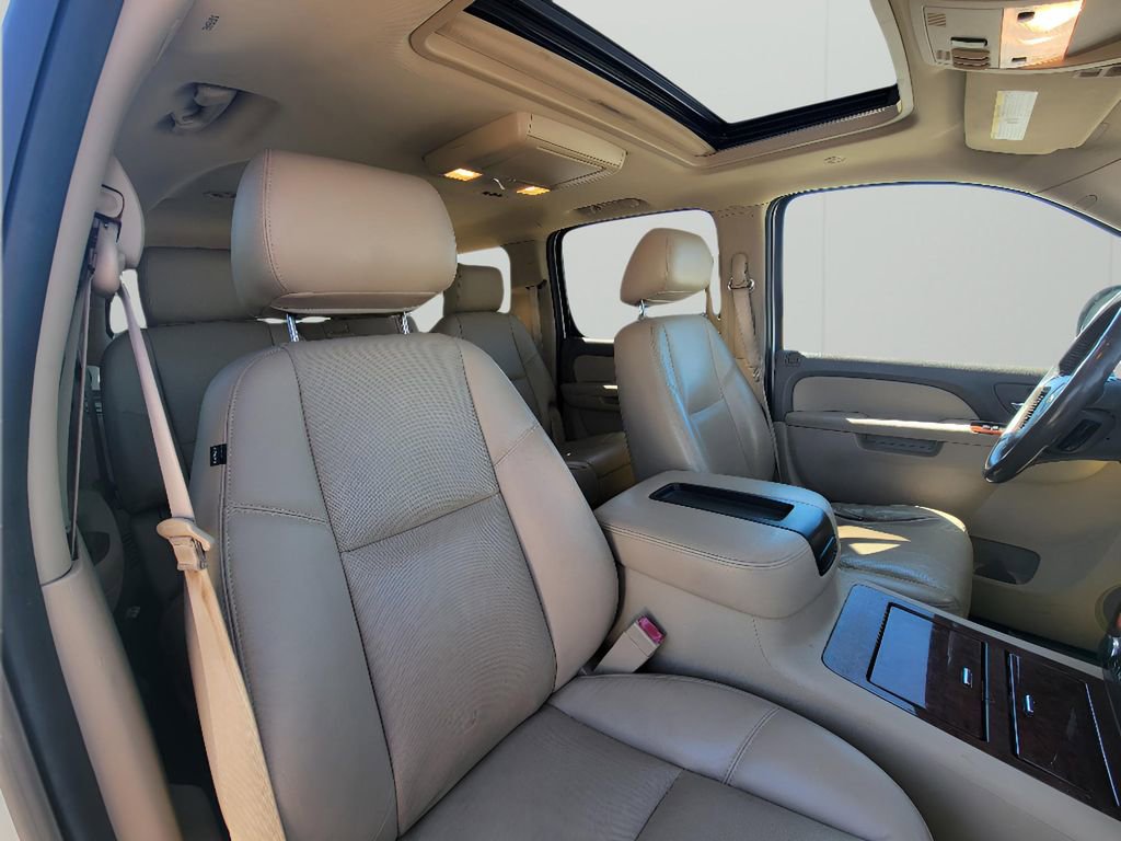 Used 2014 Chevrolet Suburban LTZ image 37