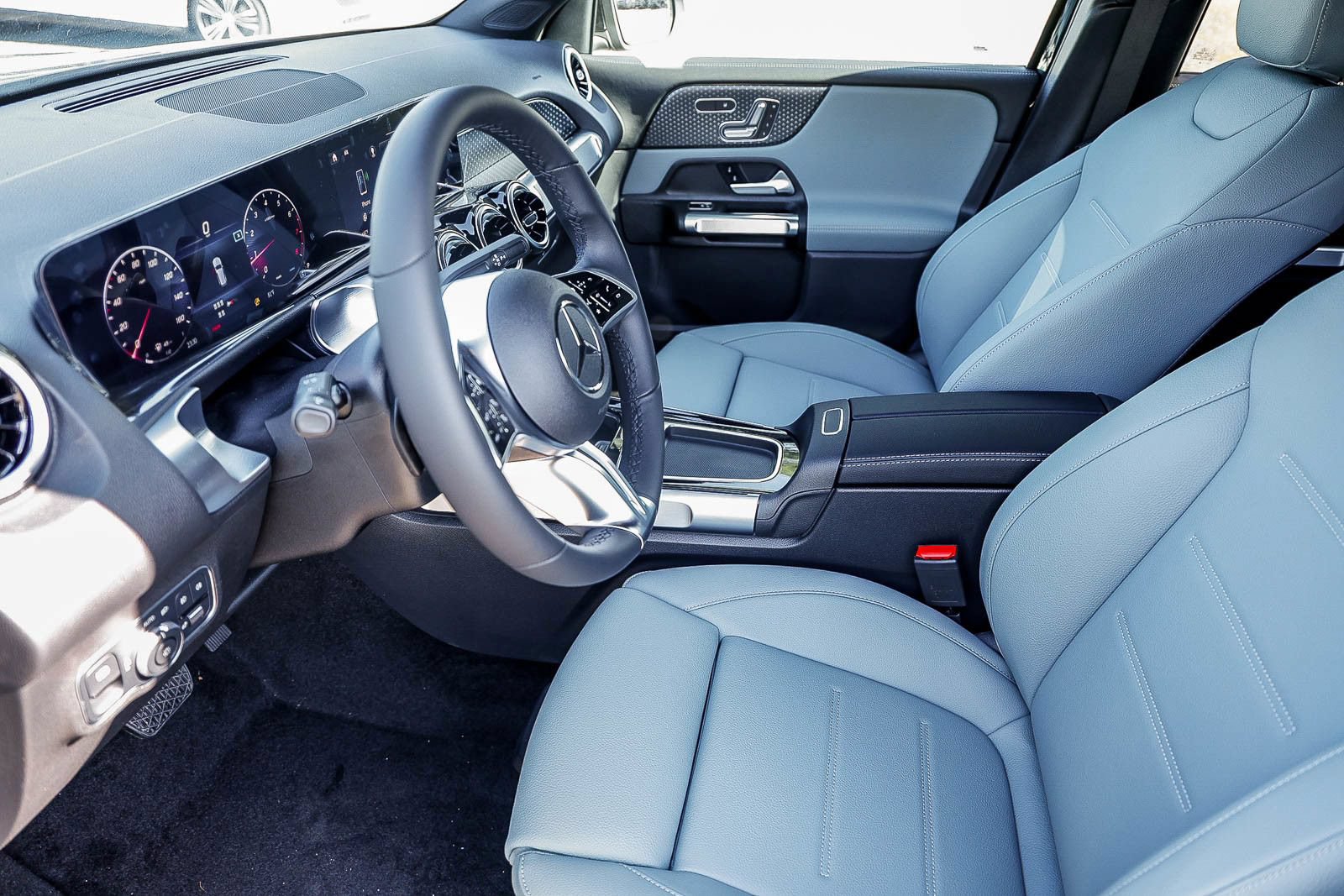 New 2026 Mercedes-Benz GLB 250 image 18