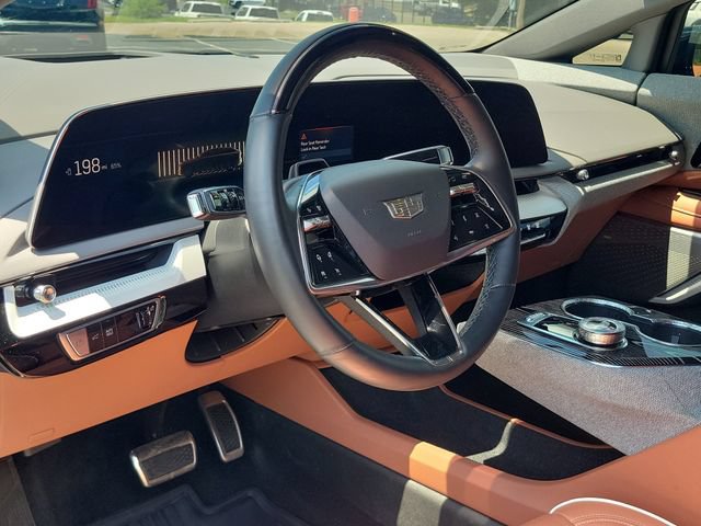 Certified 2025 Cadillac Optiq Luxury 2 AWD/4WD image 21