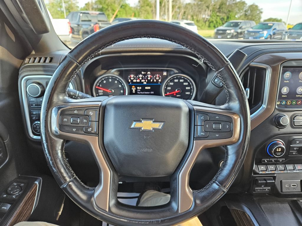 Used 2019 Chevrolet Silverado 1500 High Country w/ Technology Package AWD/4WD image 12