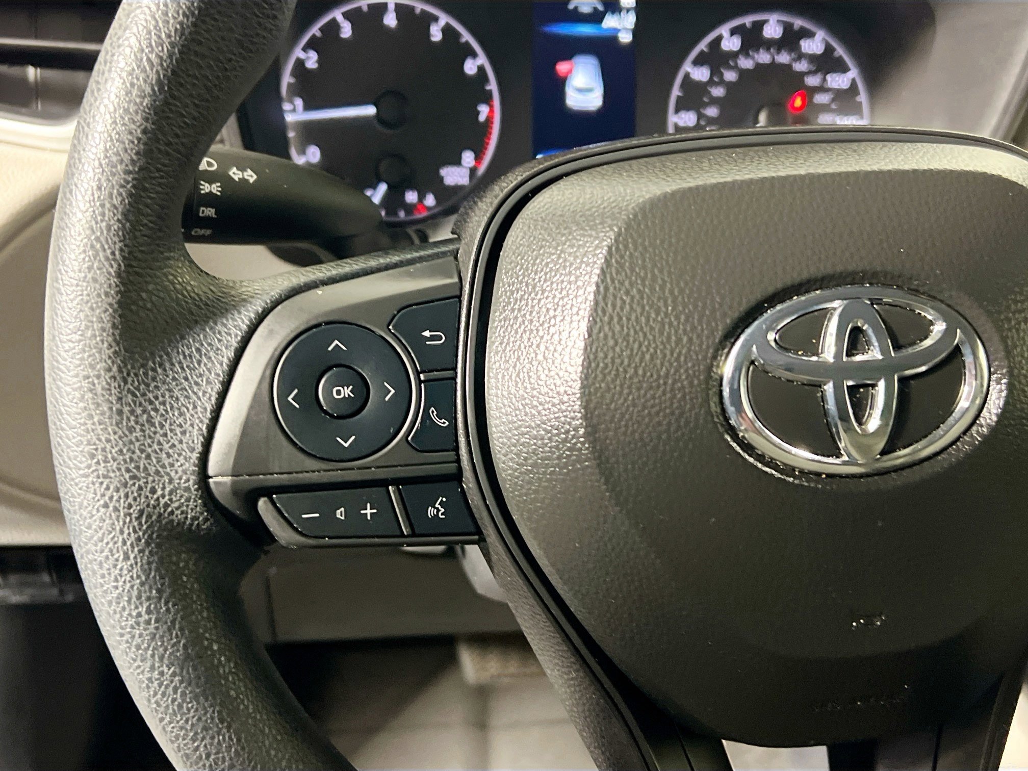 Used 2024 Toyota Corolla Cross L image 18