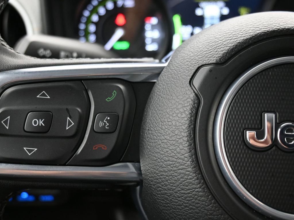 Used 2025 Jeep Wrangler Unlimited Sahara image 23