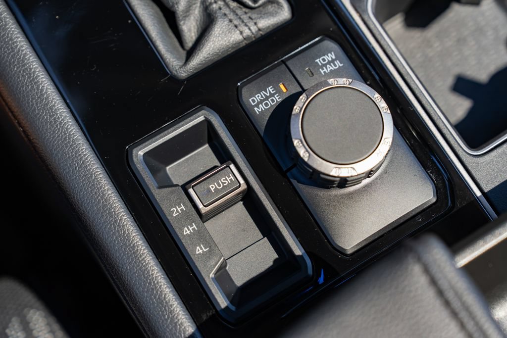 Used 2024 Toyota Tundra Limited AWD/4WD image 23