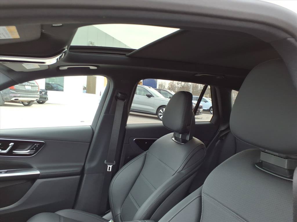 Used 2026 Mercedes-Benz GLC 300 4MATIC image 12
