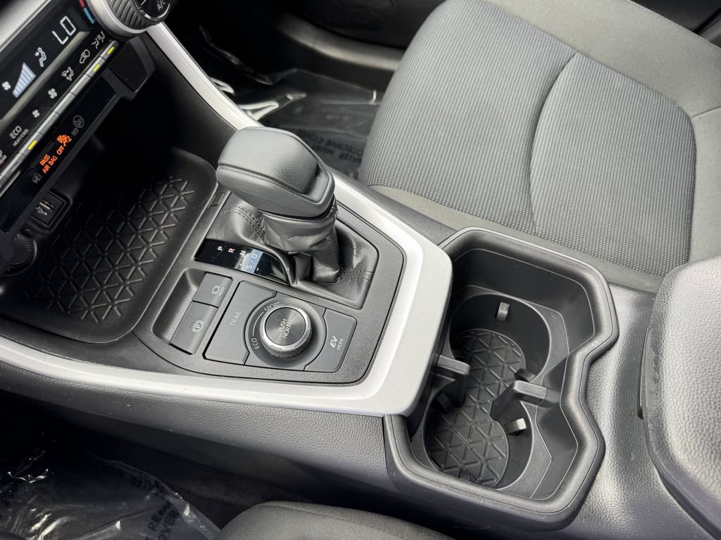 Used 2023 Toyota RAV4 LE AWD/4WD image 24