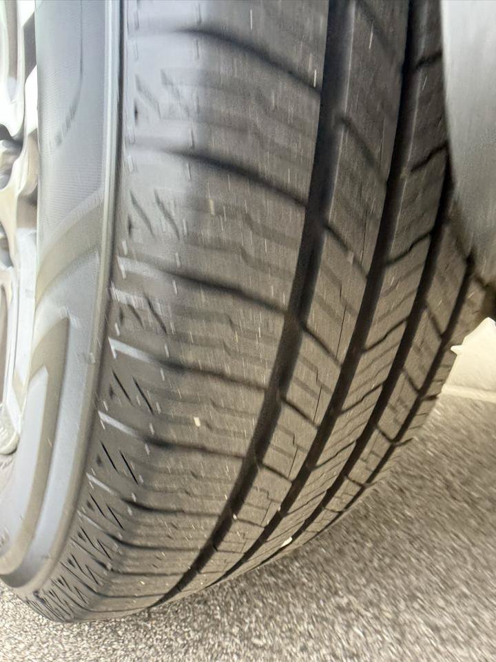 Used 2015 Chevrolet Traverse LT FWD image 11