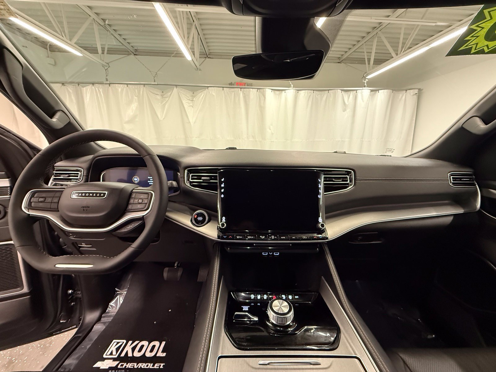 Used 2025 Jeep Wagoneer Series II AWD/4WD image 17