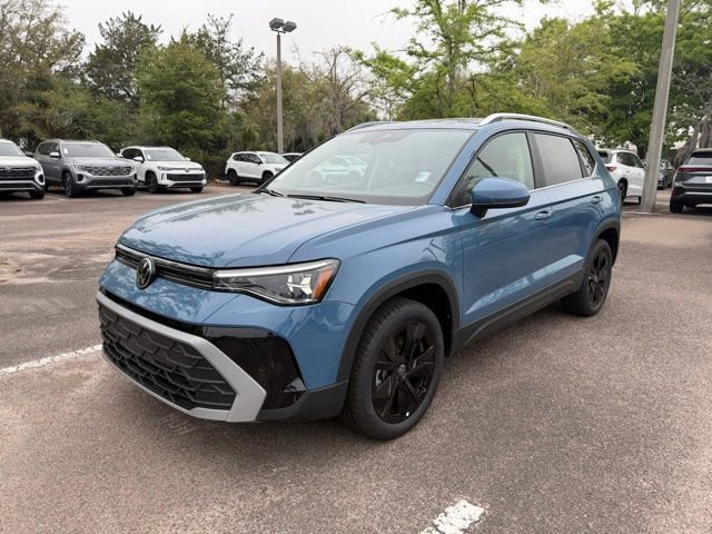 New 2026 Volkswagen Taos SE FWD image 3