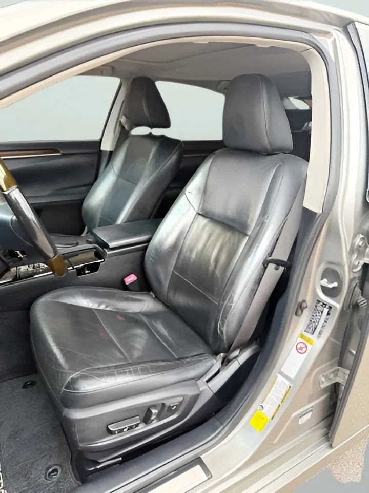Used 2015 Lexus ES 350 w/ Luxury Package FWD image 13
