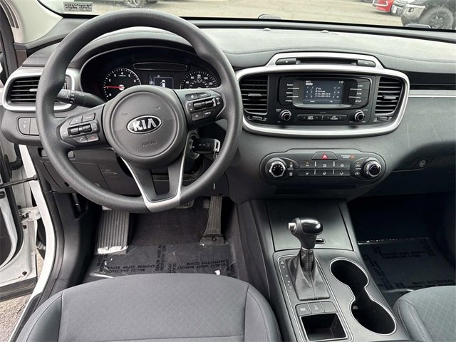 Used 2017 Kia Sorento LX image 17