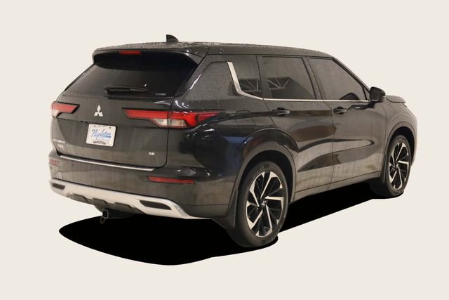 Used 2023 Mitsubishi Outlander SE image 6