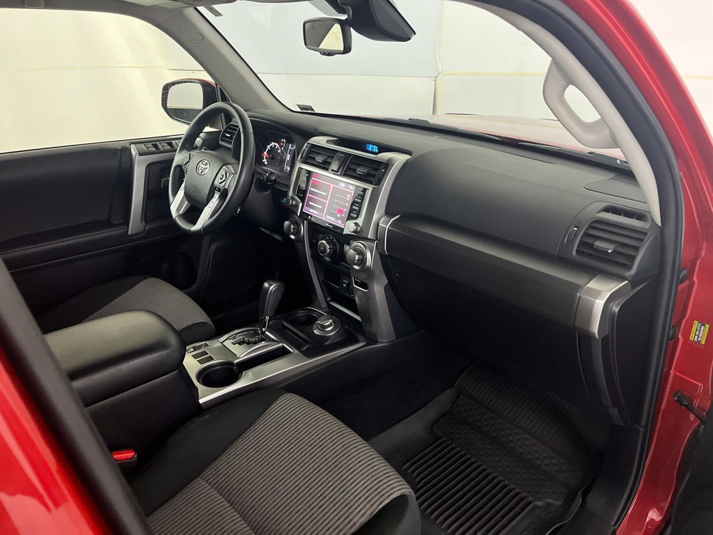 Used 2022 Toyota 4Runner SR5 AWD/4WD image 19