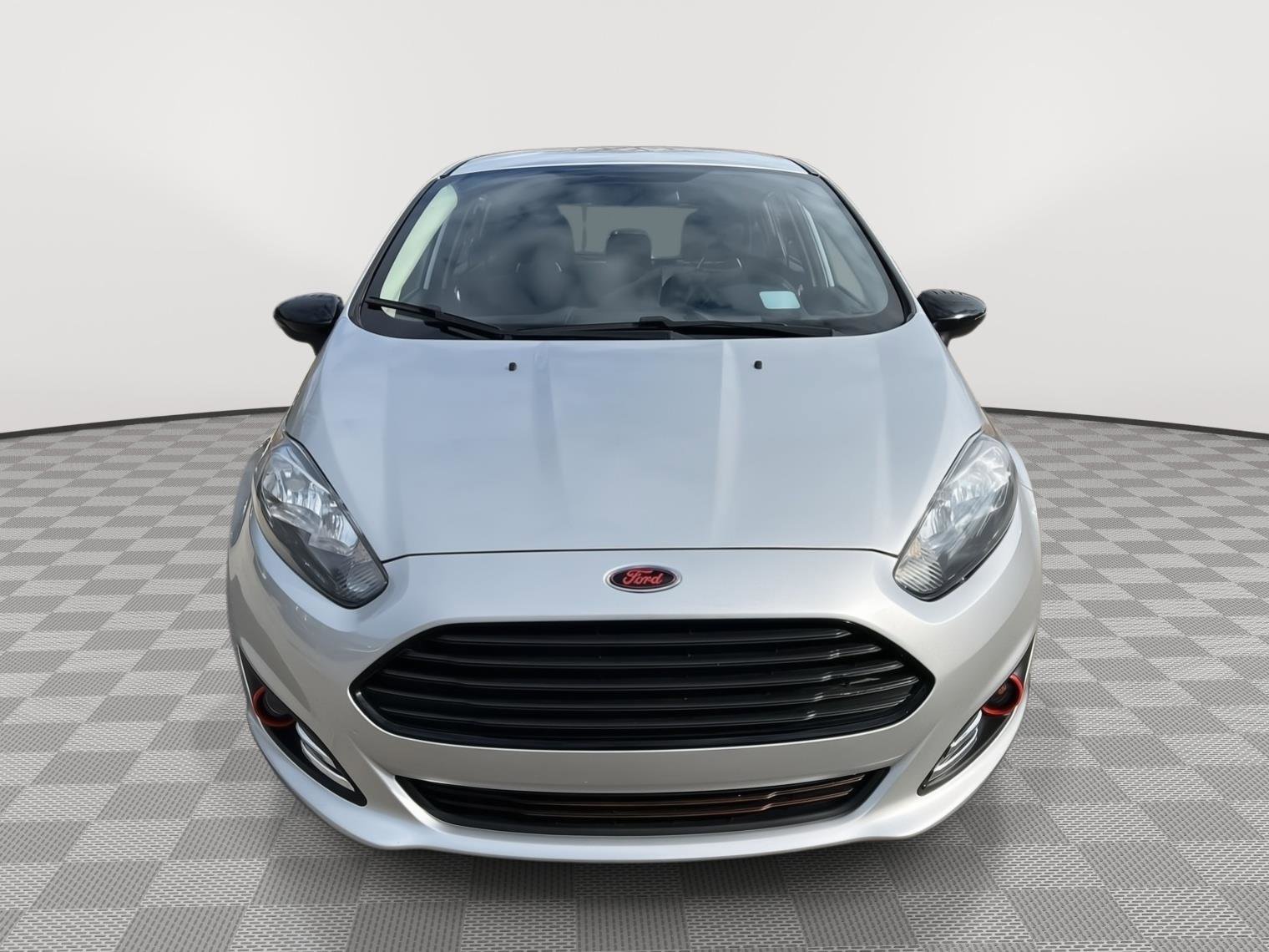 Used 2016 Ford Fiesta SE w/ SE Black Package image 2