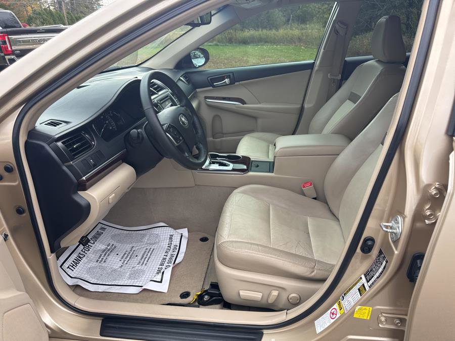 Used 2012 Toyota Camry XLE image 6