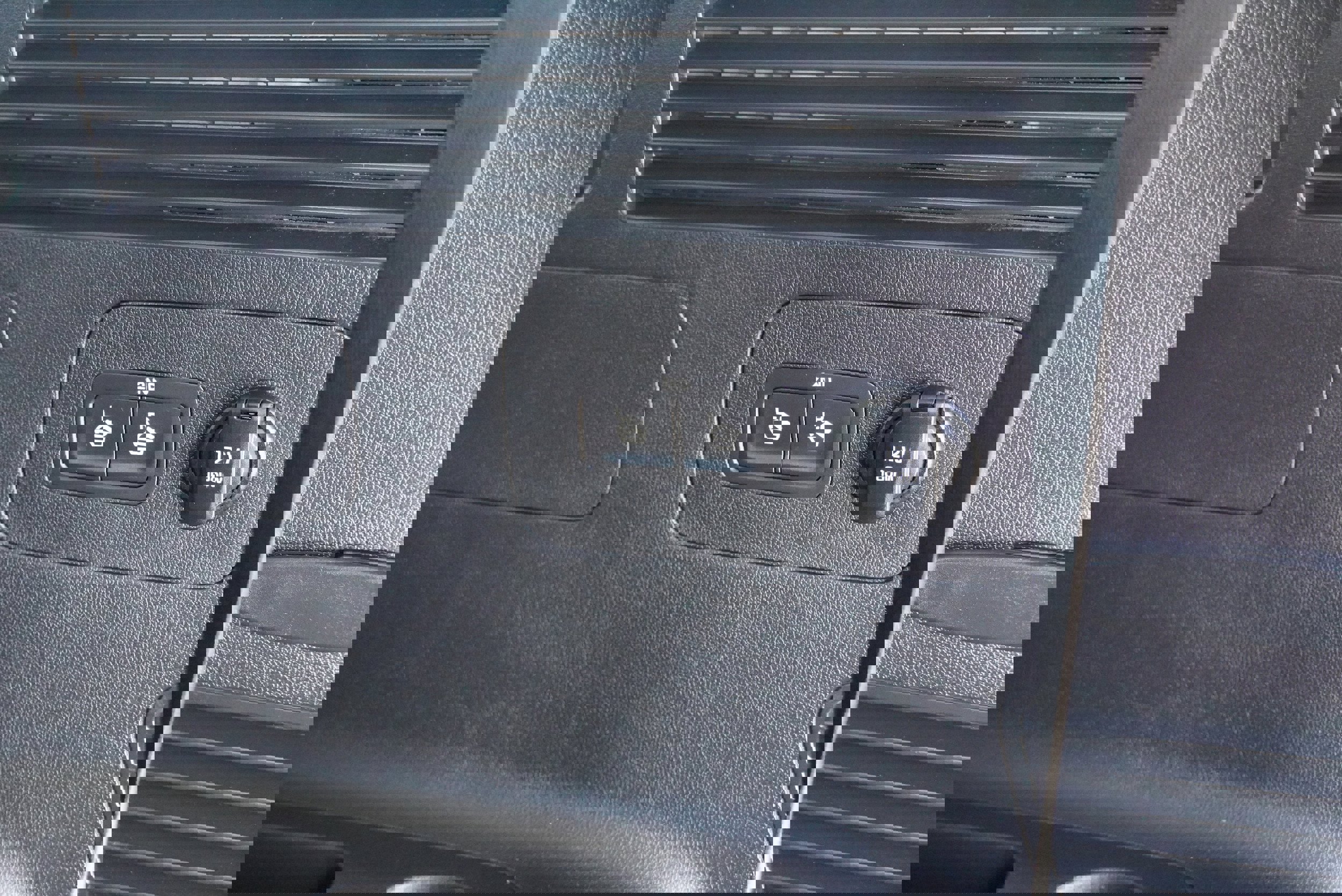 Used 2024 Kia Sorento S image 18