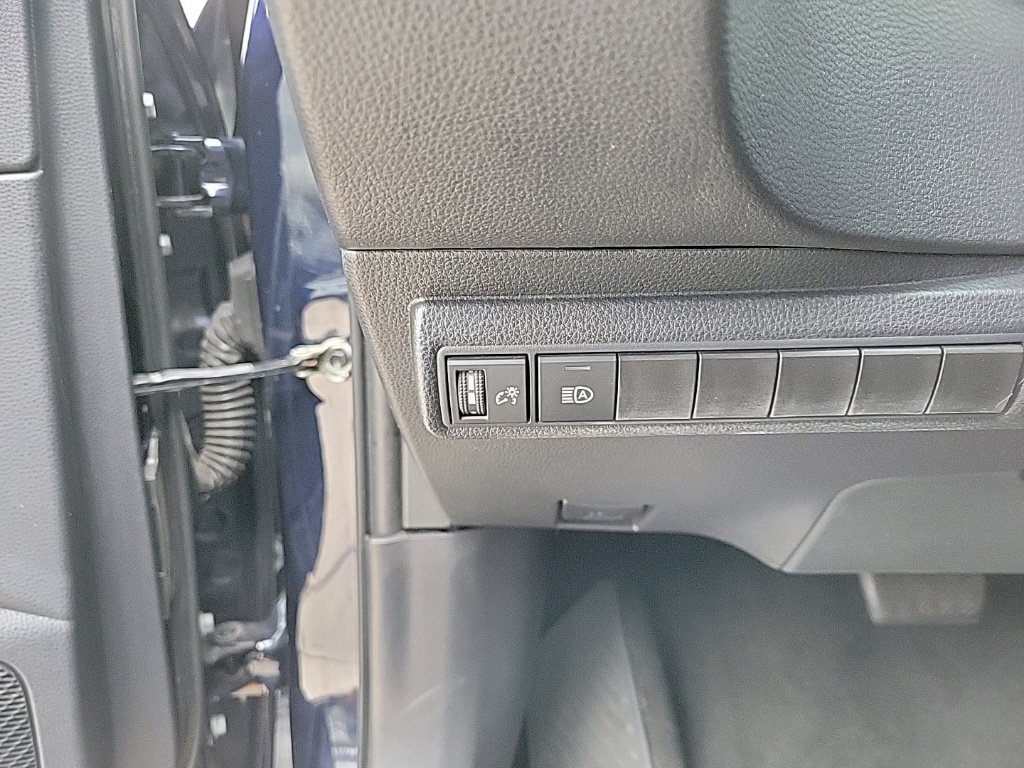 Used 2024 Toyota Corolla LE FWD image 31