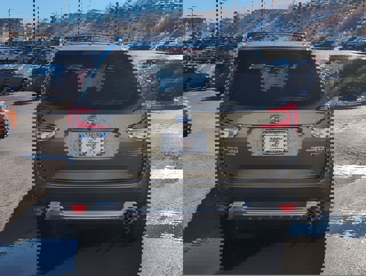 Used 2023 Subaru Forester Touring image 6