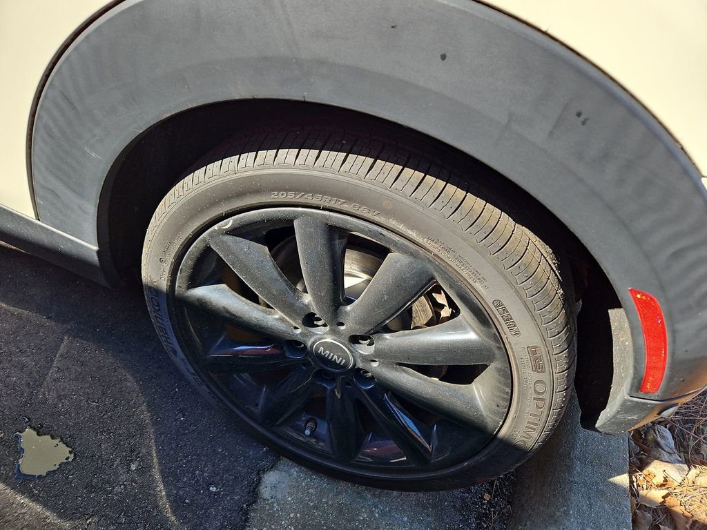 Used 2021 MINI Cooper 2-Door Hardtop image 6