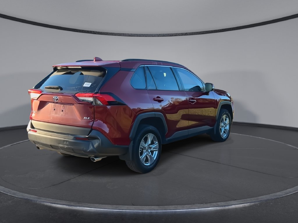 Used 2025 Toyota RAV4 XLE w/ Convenience Package FWD image 8