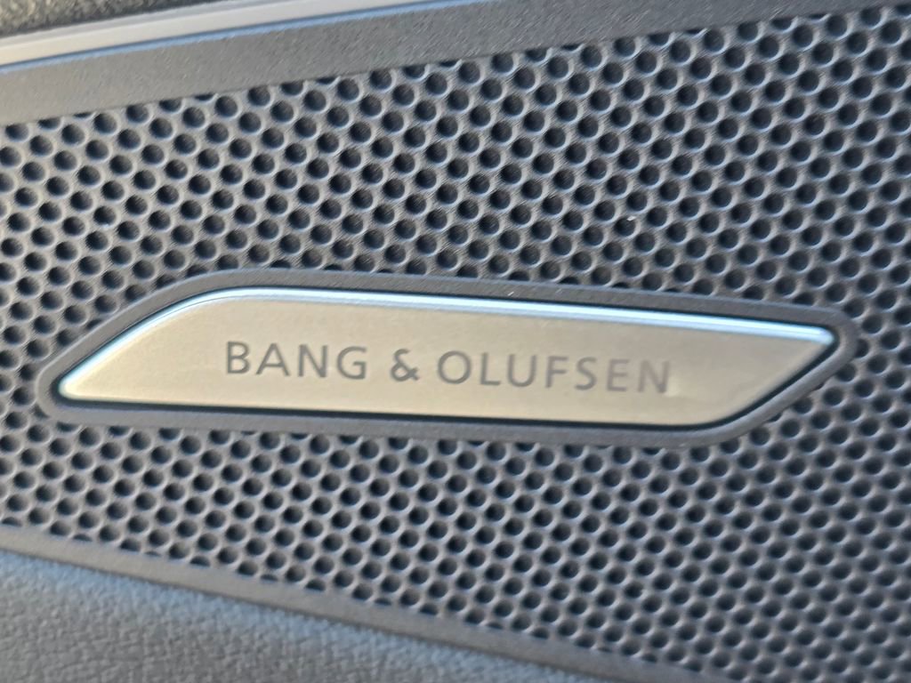 Used 2025 Audi Q6 e-tron Premium Plus w/ Premium Plus image 24