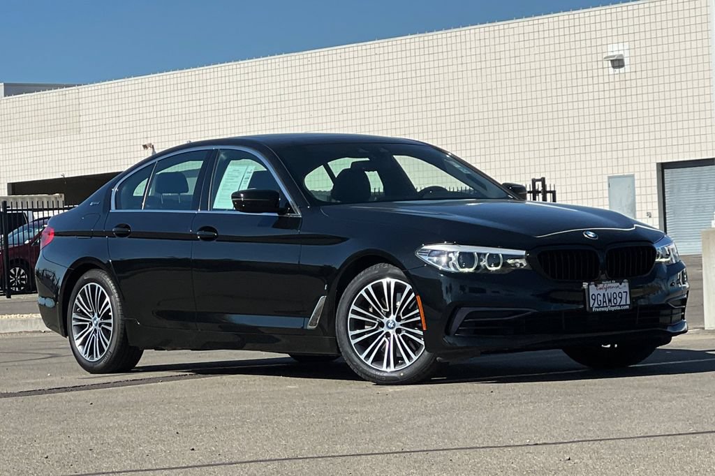 Used 2019 BMW 530e w/ Convenience Package RWD image 2