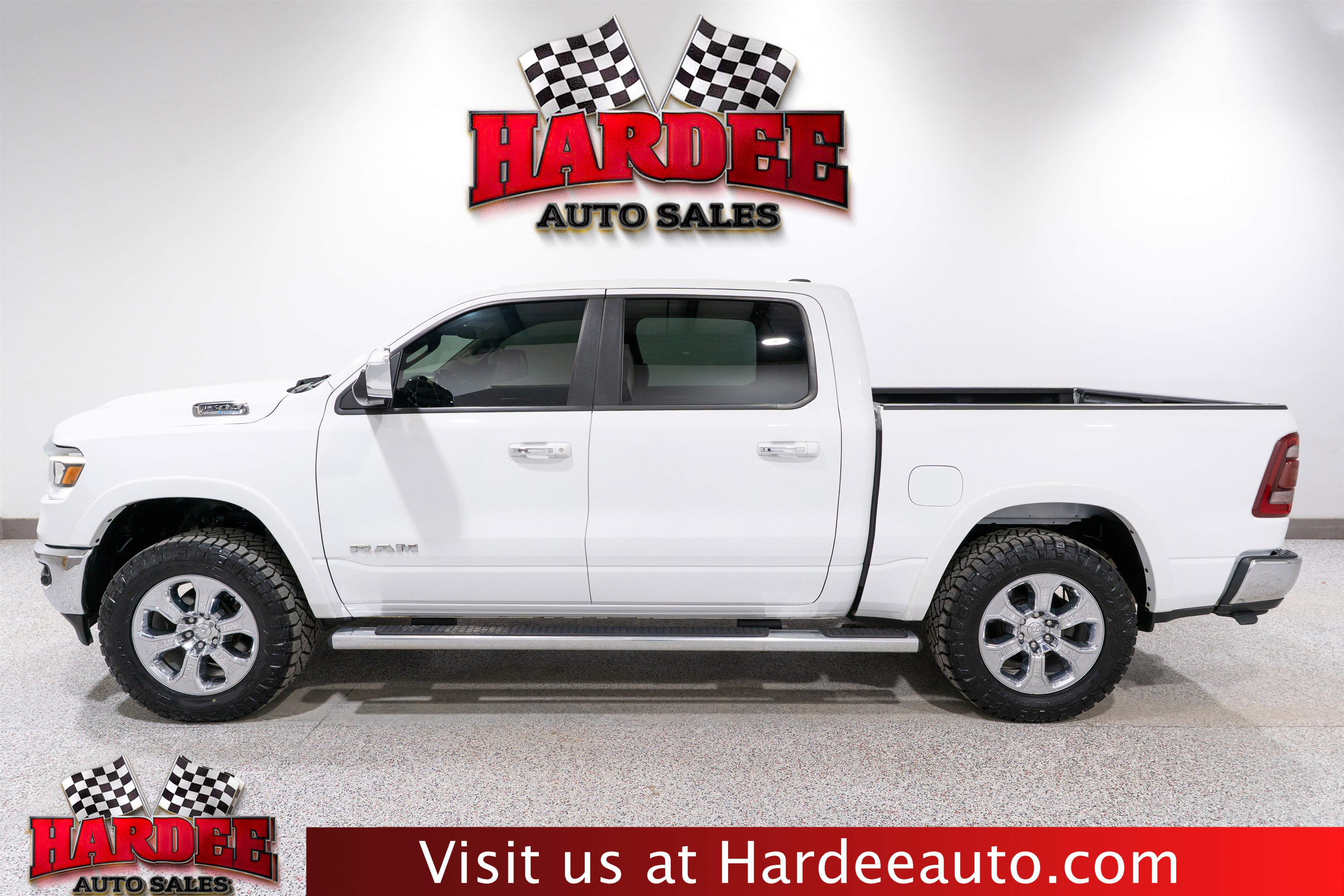 Used 2022 RAM 1500 Laramie AWD/4WD image 1