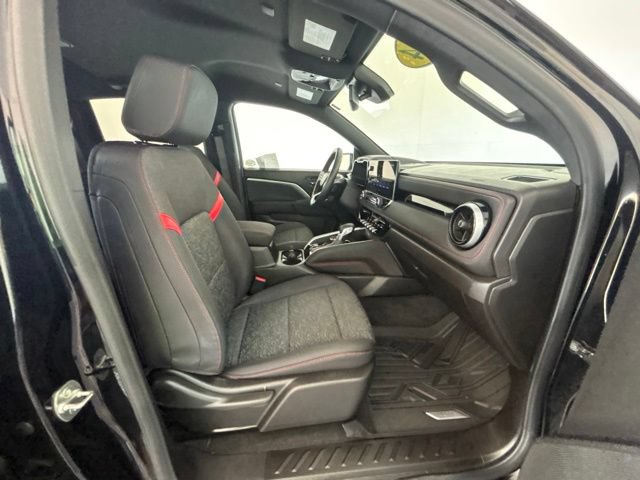 Used 2024 Chevrolet Colorado Z71 w/ LPO, Dark Essentials Package AWD/4WD image 34