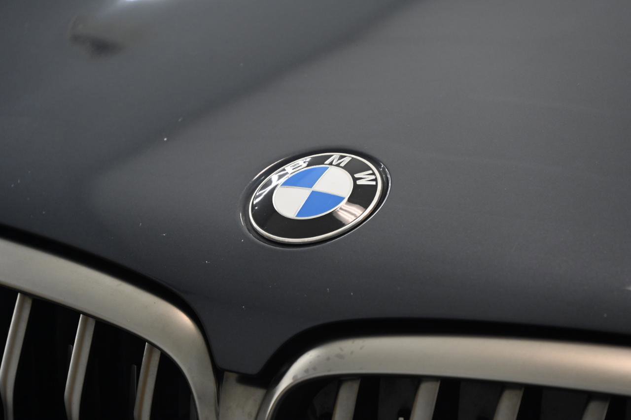 Used 2020 BMW X5 M50i w/ Premium Package AWD/4WD image 9