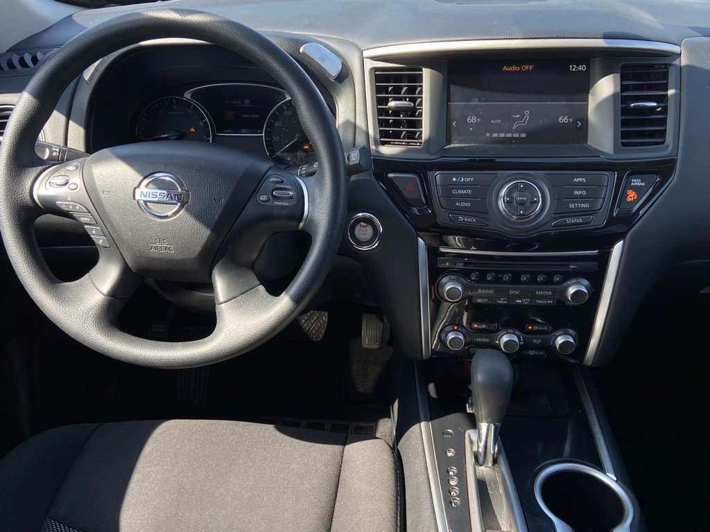 Used 2020 Nissan Pathfinder S image 21