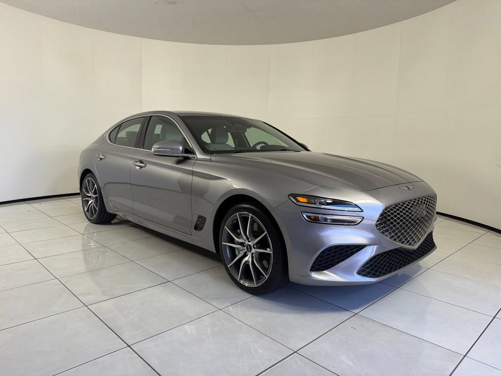 Used 2025 Genesis G70 2.5T RWD image 3