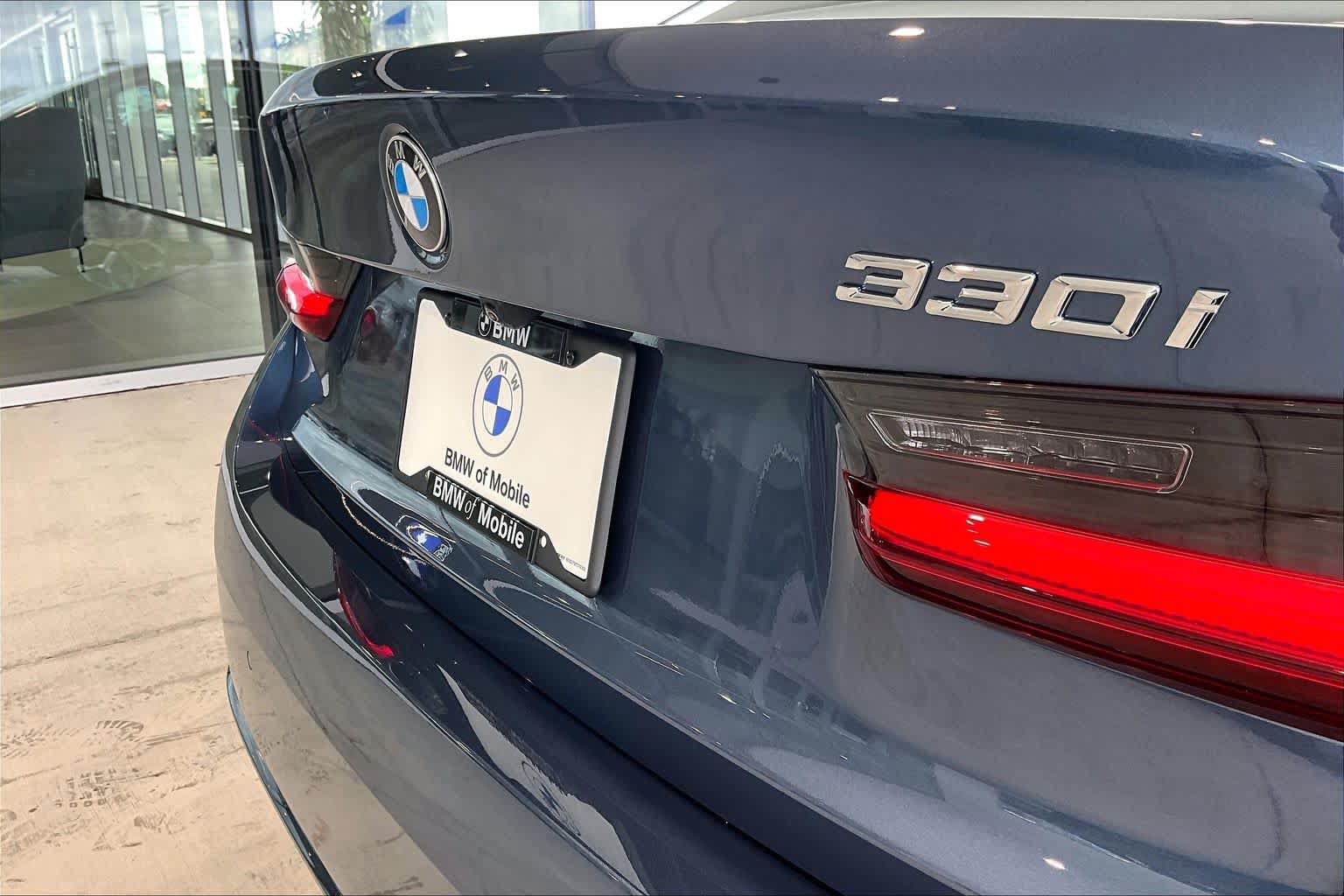 Used 2026 BMW 330i Sedan RWD image 9