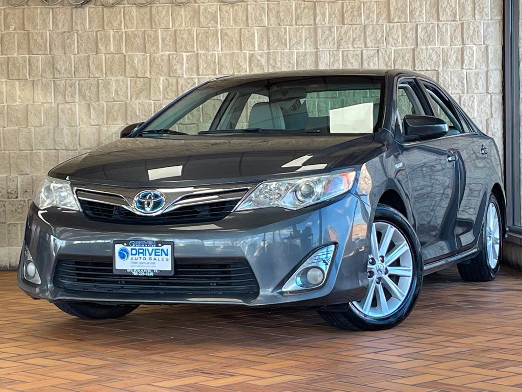 Used 2012 Toyota Camry XLE w/ Leather Pkg image 2