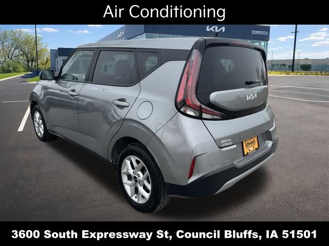 Used 2025 Kia Soul LX FWD image 6