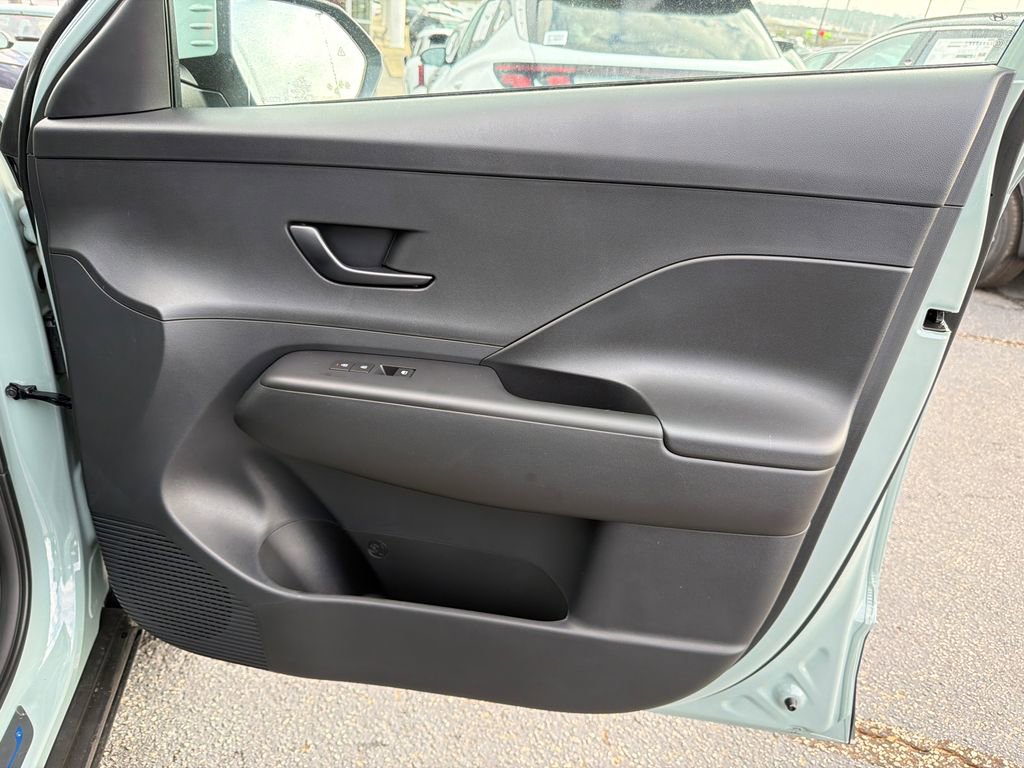 New 2026 Hyundai Kona SE image 14