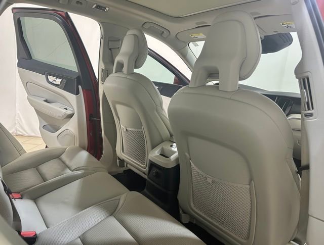 Used 2018 Volvo XC60 T8 Inscription image 20