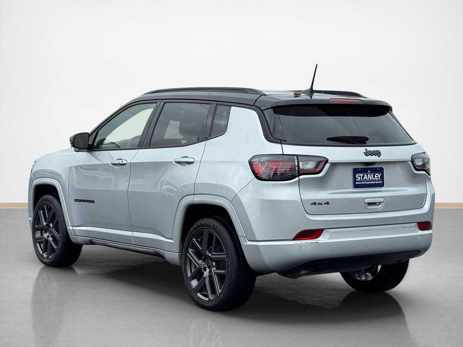 Used 2025 Jeep Compass Limited w/ High Altitude Package AWD/4WD image 5